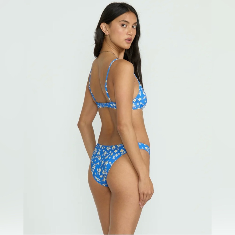 Billabong Blue Floral Underwire Bikini Set - Picture 9 of 14